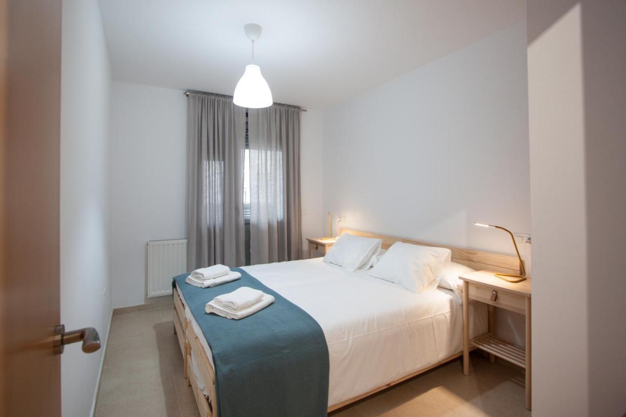 Esguil, Apartamento Con Piscina, A 3 Km De La Playa Vut-2995-As リャネス エクステリア 写真