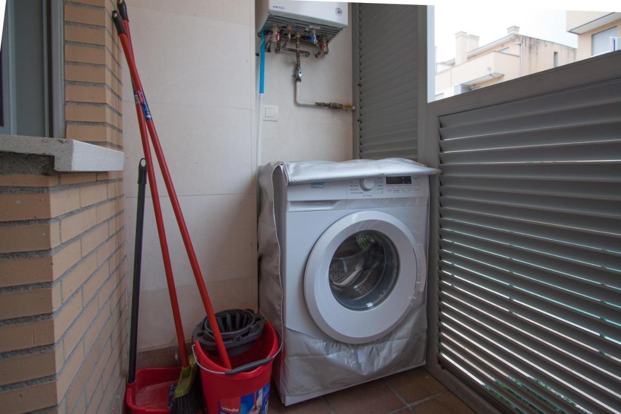 Esguil, Apartamento Con Piscina, A 3 Km De La Playa Vut-2995-As リャネス エクステリア 写真