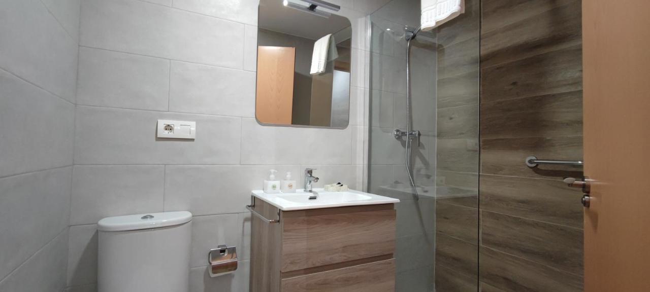 Esguil, Apartamento Con Piscina, A 3 Km De La Playa Vut-2995-As リャネス エクステリア 写真